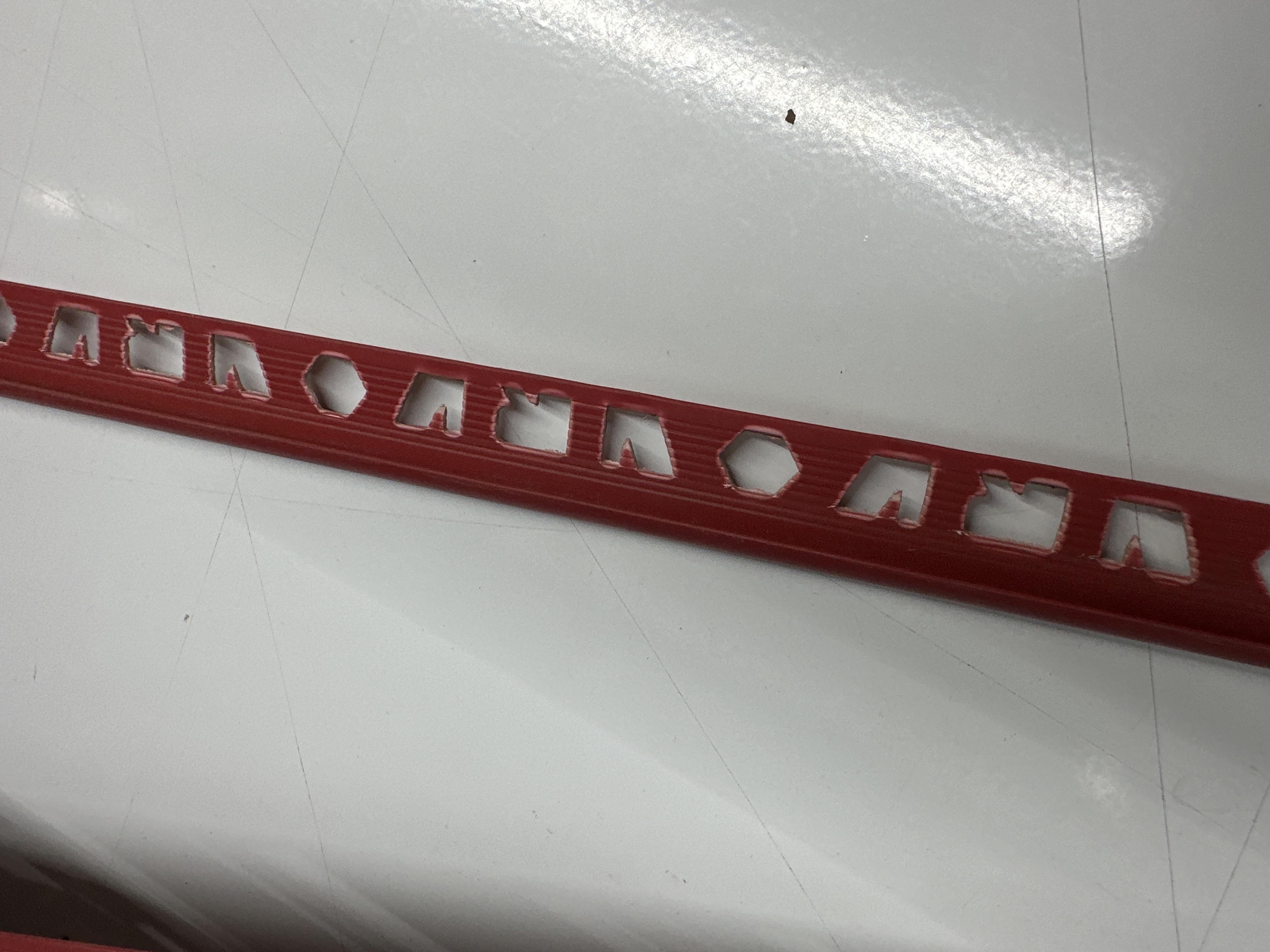 คิ้ว PVC # 301 สีแดง VRV คิ้ว PVC # 301 สีแดง VRV - ดำรงค์โฮมพลัส