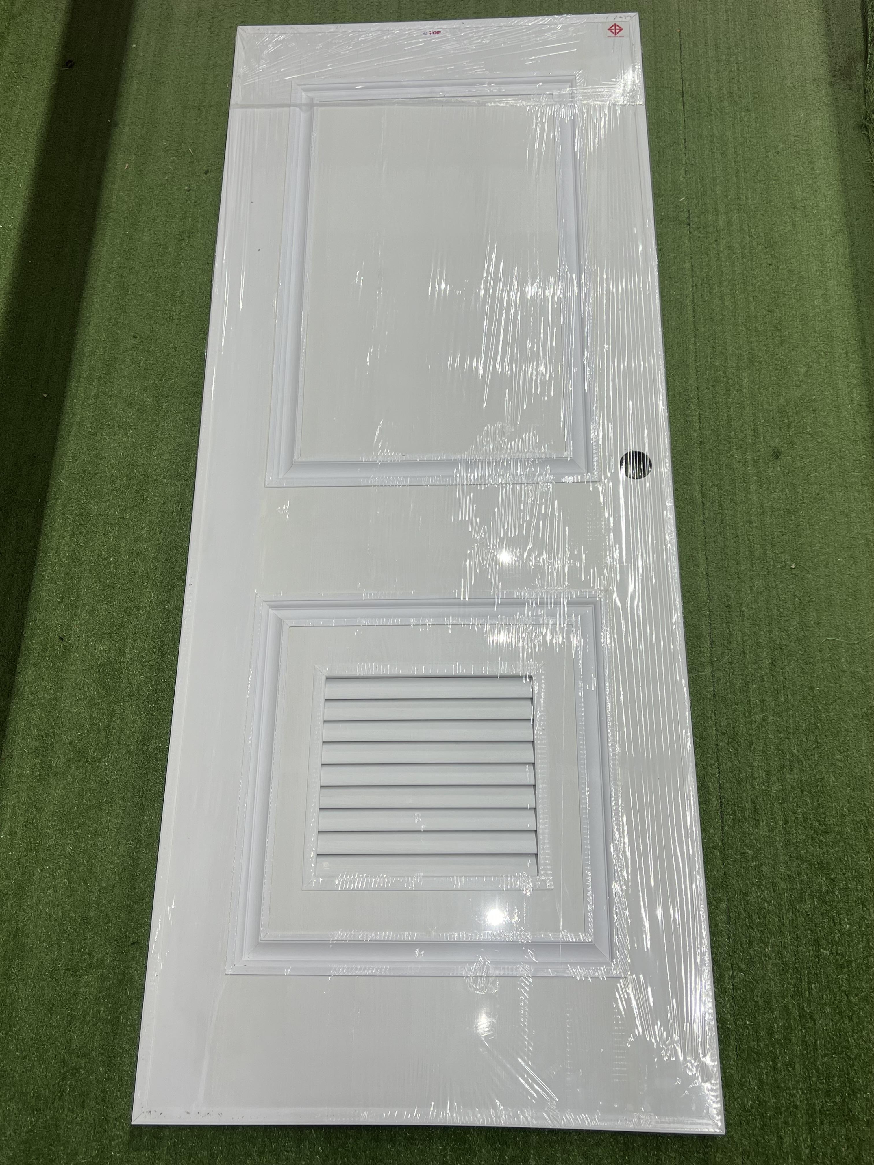 บาน PVC-02LS 80*200 ลายไม้ขาว เจาะ SPC