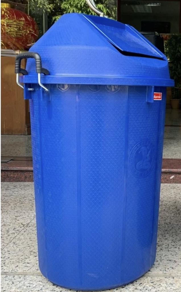 ตรางู ถังขยะฝาแกว่ง GB 22 ชนิดกลม 72L. สีน้ำเงิน (7ใบ/มัด) ตรางู ถังขยะฝาแกว่ง GB 22 ชนิดกลม 72L. สีน้ำเงิน (7ใบ/มัด) - ดำรงค์โฮมพลัส