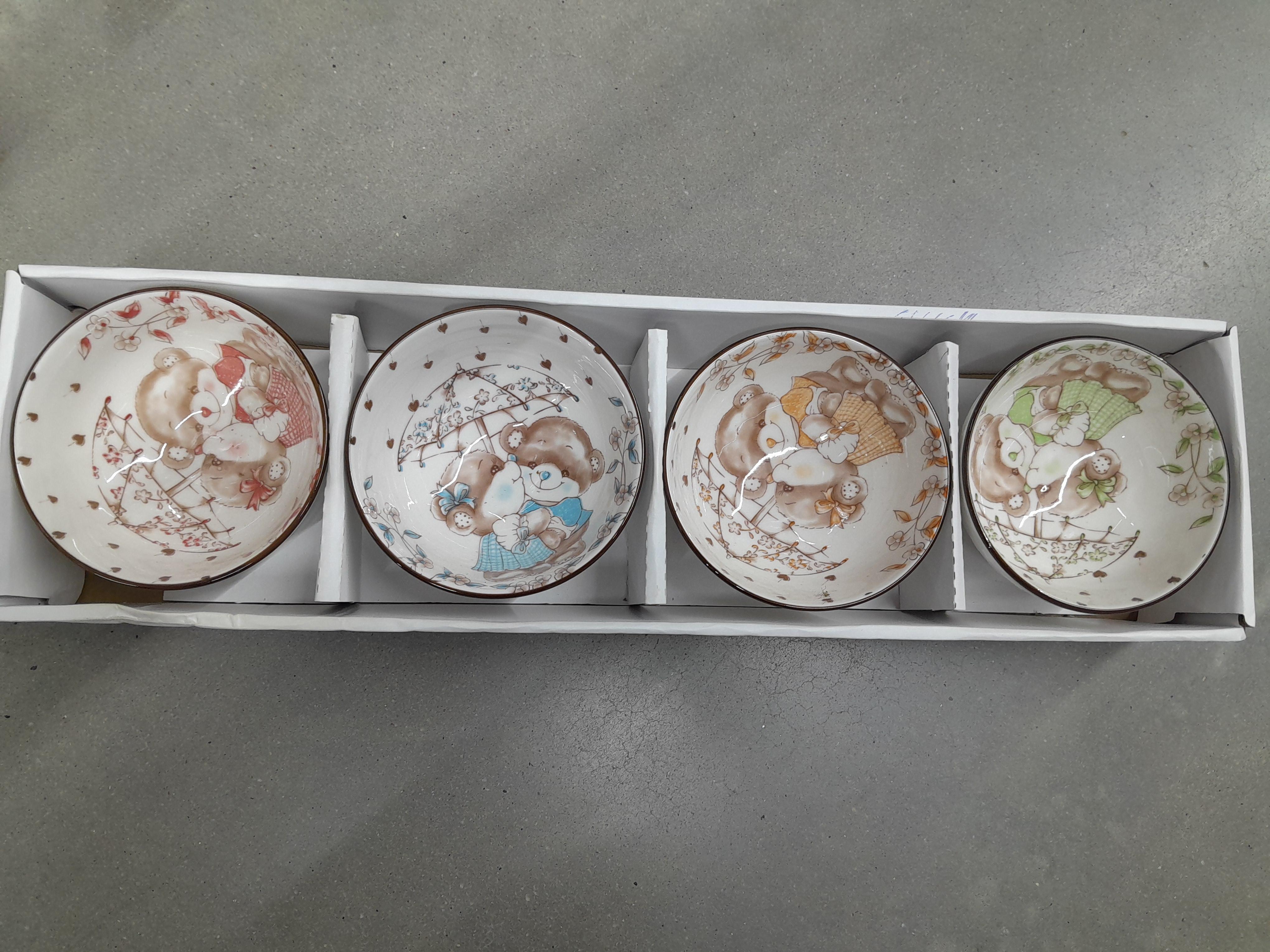 ชุดถ้วย4.5นิ้ว เซรามิคแถมตะแกียบ 4ใบ ลายหมี ชุดถ้วย4.5นิ้ว เซรามิคแถมตะแกียบ 4ใบ ลายหมี - ดำรงค์โฮมพลัส