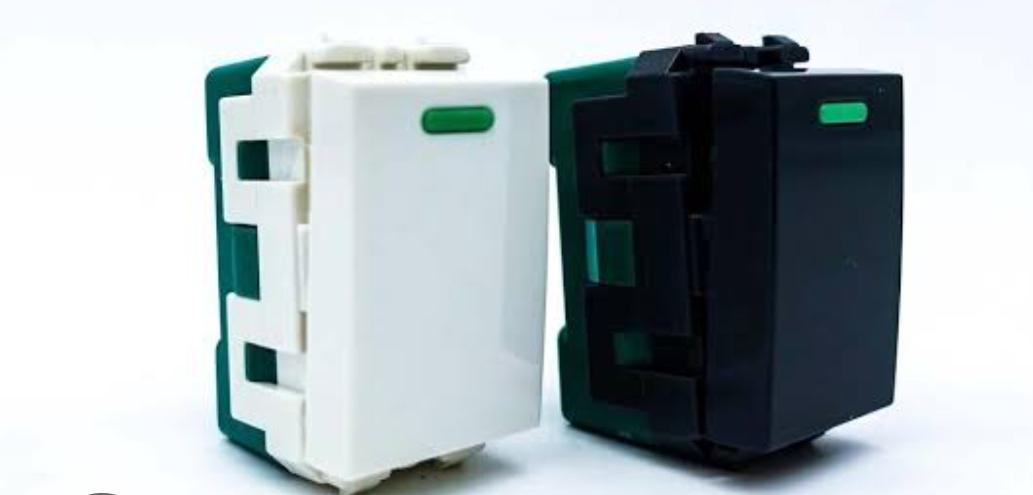 NANO สวิทซ์ 1ทาง พรายน้ำ UR-SW101W 16A250V ขาว NANO สวิทซ์ 1ทาง พรายน้ำ UR-SW101W 16A250V ขาว - ดำรงค์โฮมพลัส