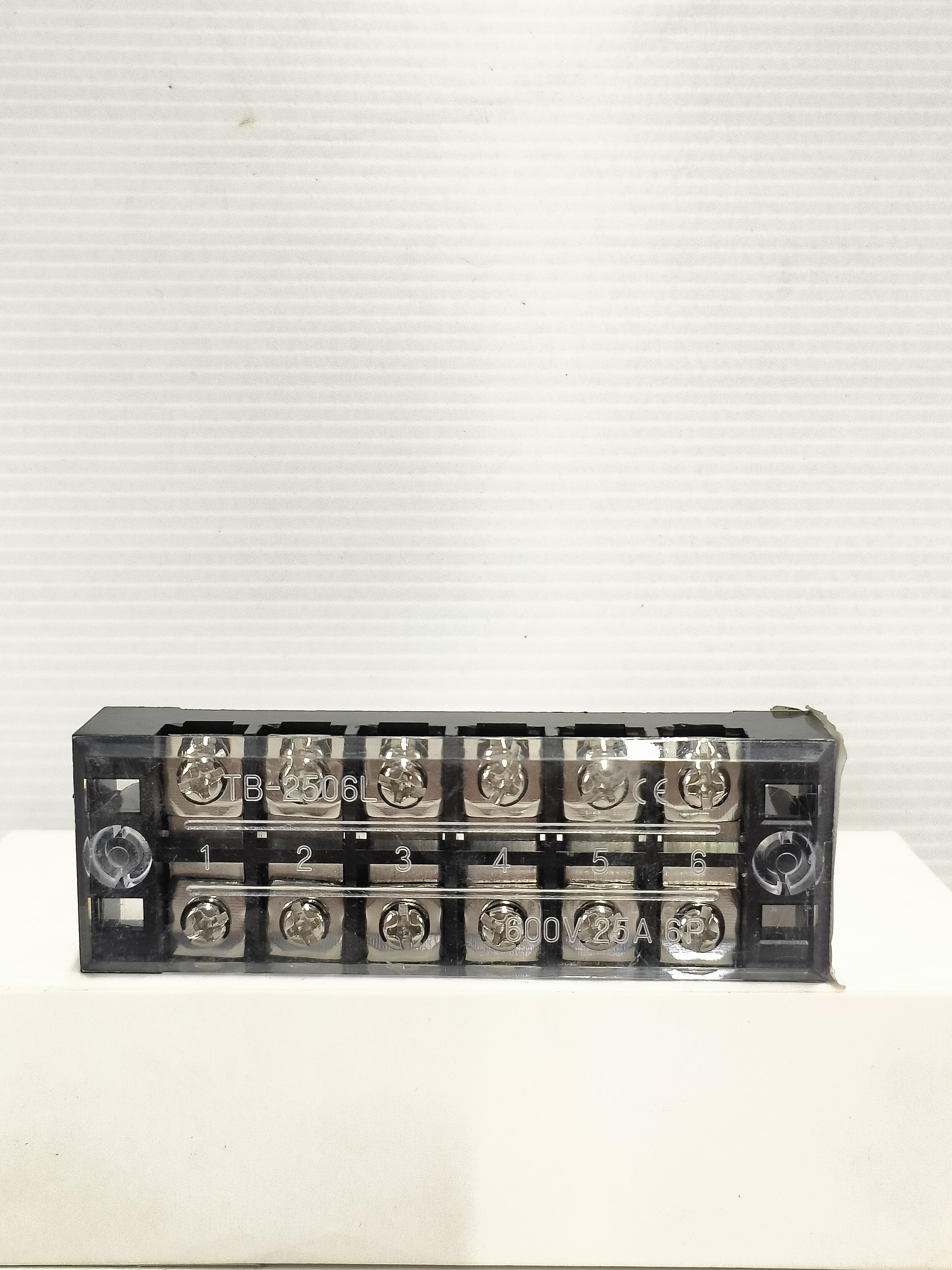 เทอร์มินอลต่อสายไฟ TB-2506 (6 ช่อง) เทอร์มินอลต่อสายไฟ TB-2506 (6 ช่อง) - ดำรงค์โฮมพลัส