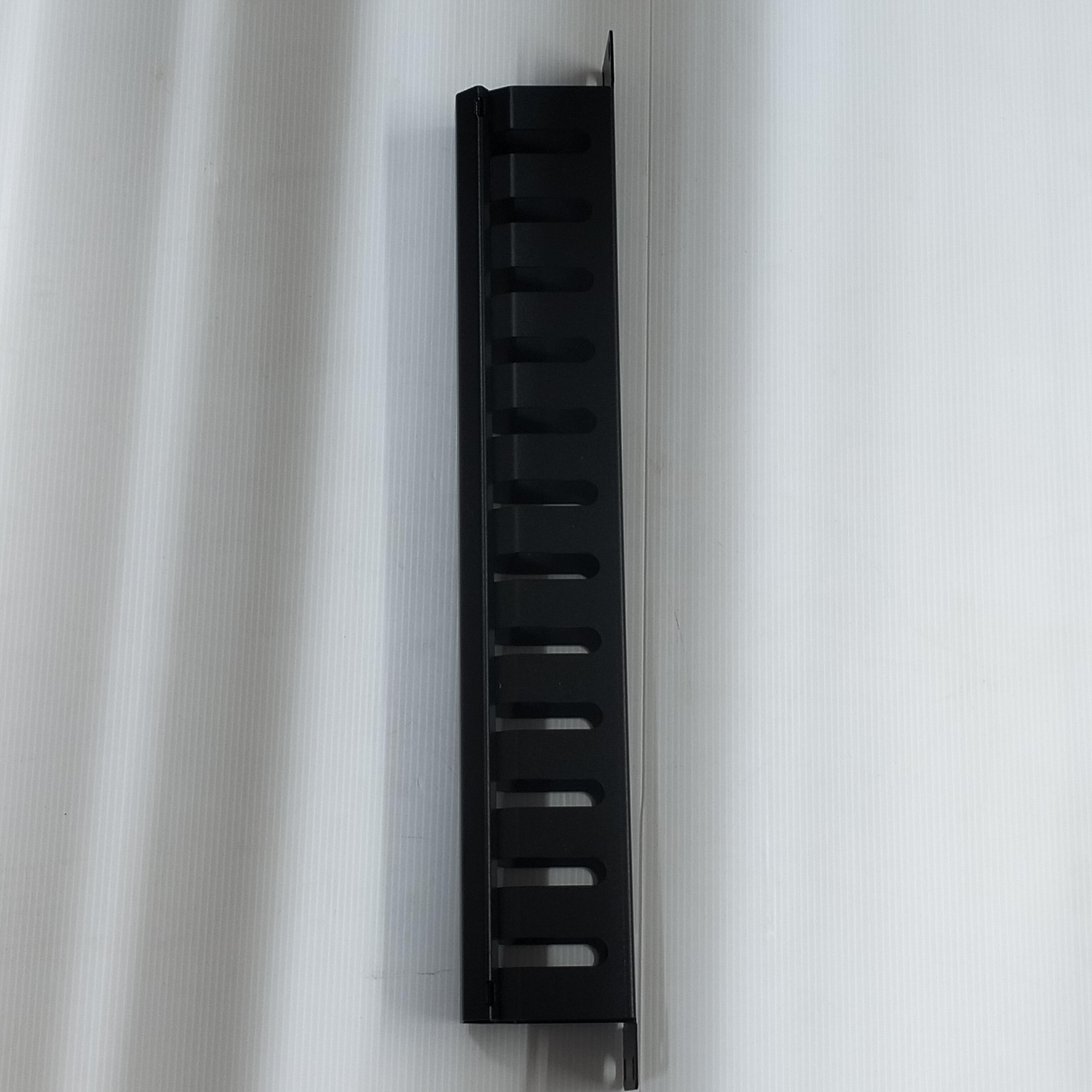 LINK แผงจัดสายมีฝาครอบ CABLE MANAGEMENT PANEL W/COVER G706003 LINK แผงจัดสายมีฝาครอบ CABLE MANAGEMENT PANEL W/COVER G706003 - ดำรงค์โฮมพลัส