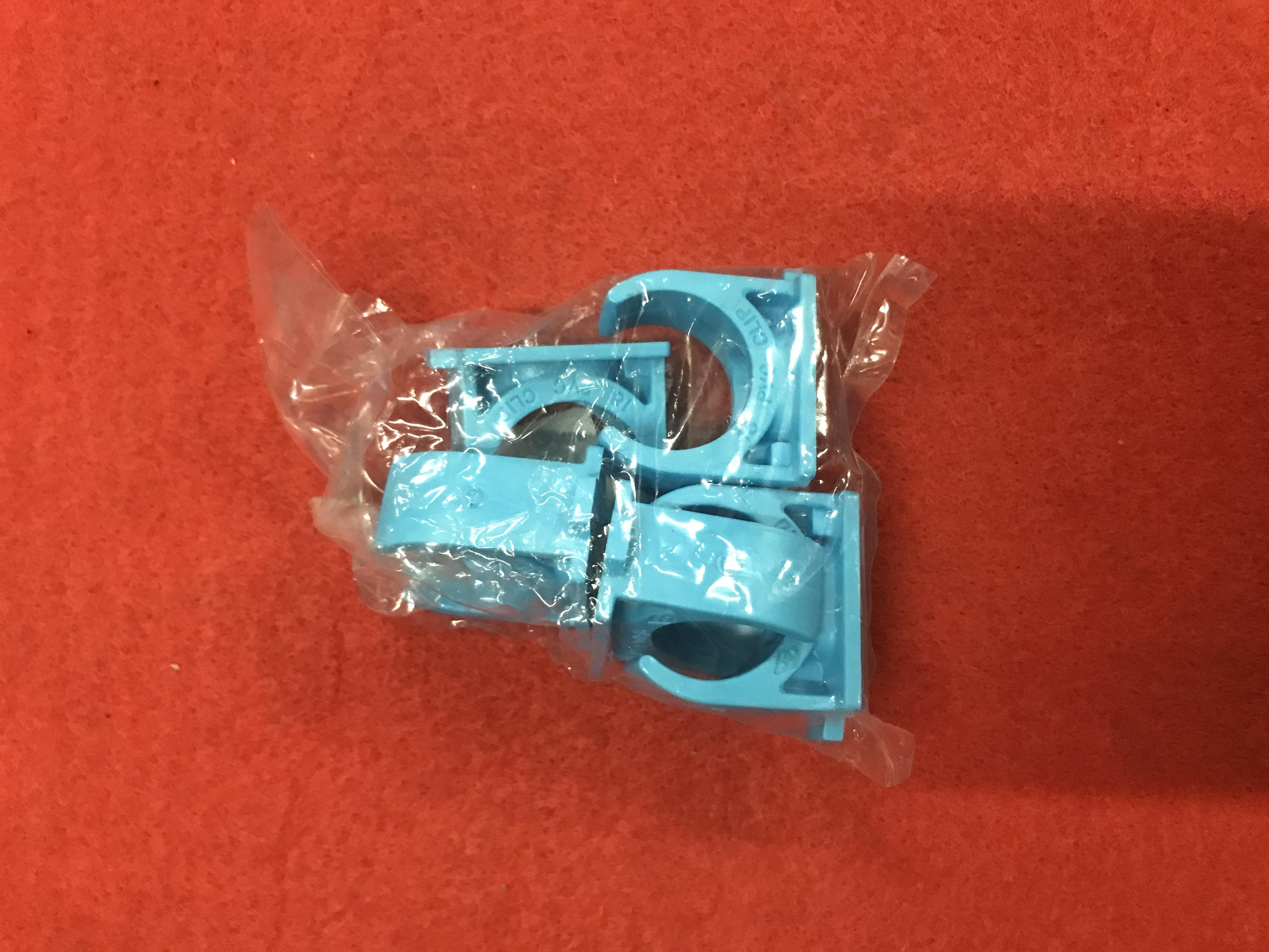 ท่อน้ำไทย คลิปจับท่อ PVC ก้ามปู 1/2 นิ้ว *5 (500ตัว/กล่อง) ท่อน้ำไทย คลิปจับท่อ PVC ก้ามปู 1/2 นิ้ว *5 (500ตัว/กล่อง) - ดำรงค์โฮมพลัส