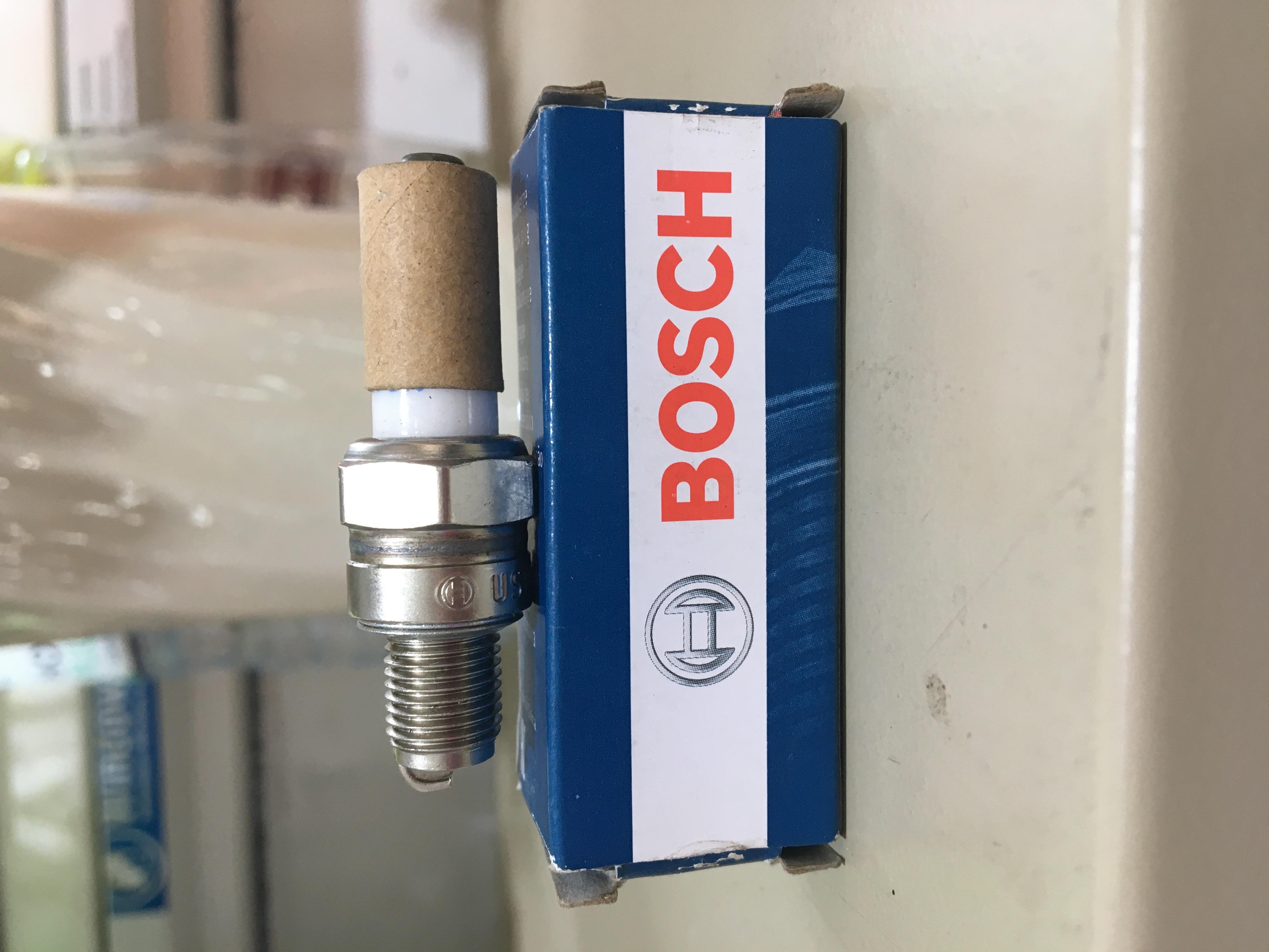 BOSCH อะไหล่ หัวเทียนเครื่องตัดหญ้า 4จังหวะ USR7AC=UMK435 ใช้กับ 4จังหวะ GX35 #47728 BOSCH อะไหล่ หัวเทียนเครื่องตัดหญ้า 4จังหวะ USR7AC=UMK435 ใช้กับ 4จังหวะ GX35 #47728 - ดำรงค์โฮมพลัส