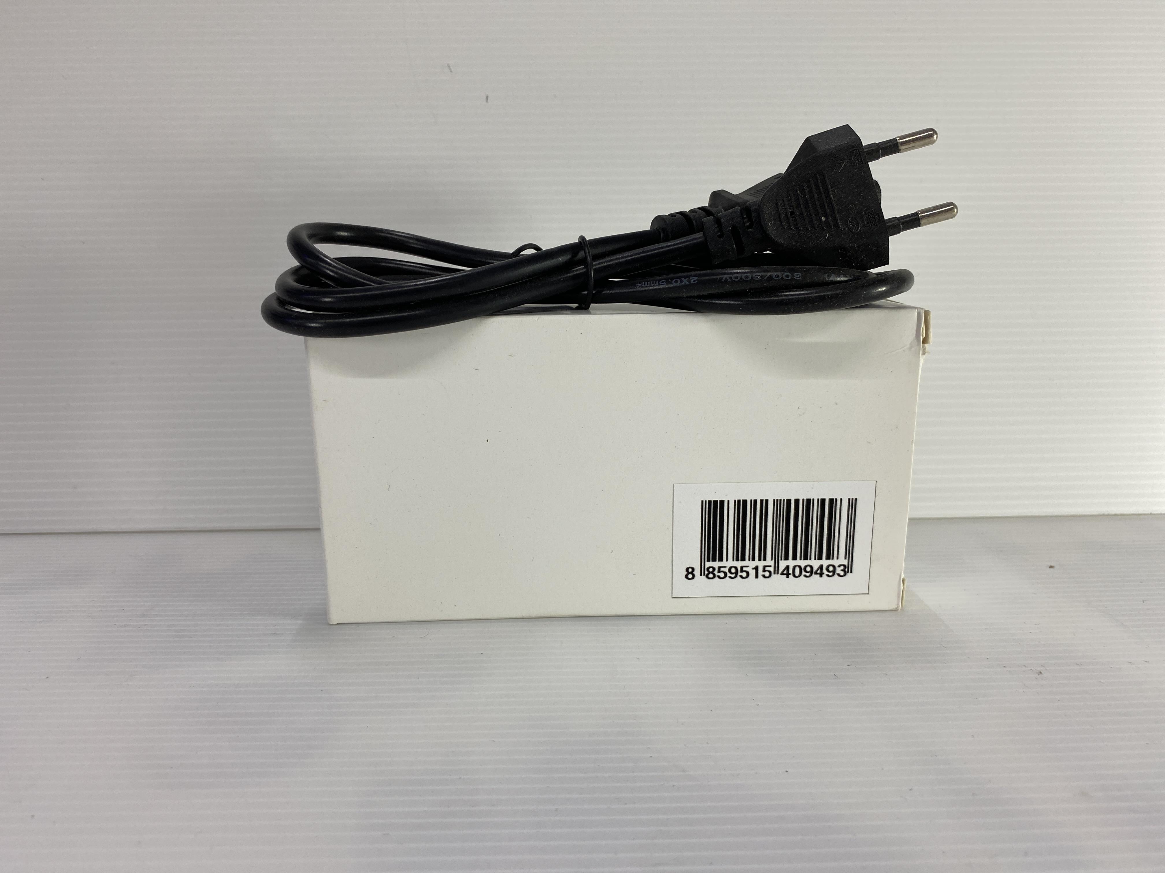 WELLUX Adapter AC/DC 200V JCY-1240 WELLUX Adapter AC/DC 200V JCY-1240 - ดำรงค์โฮมพลัส