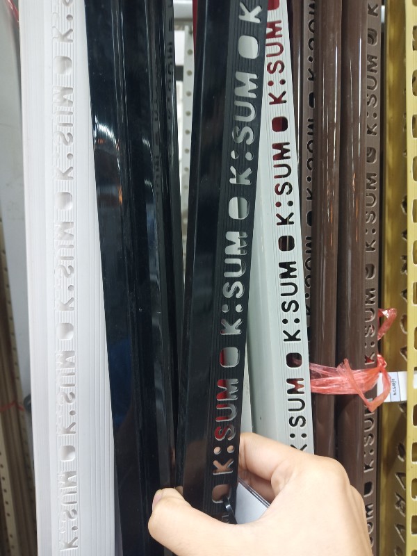 HOME คิ้วเหลี่ยม PVC KP2-102001 1.0ซม.*2.0 สีดำ HOME คิ้วเหลี่ยม PVC KP2-102001 1.0ซม.*2.0 สีดำ - ดำรงค์โฮมพลัส