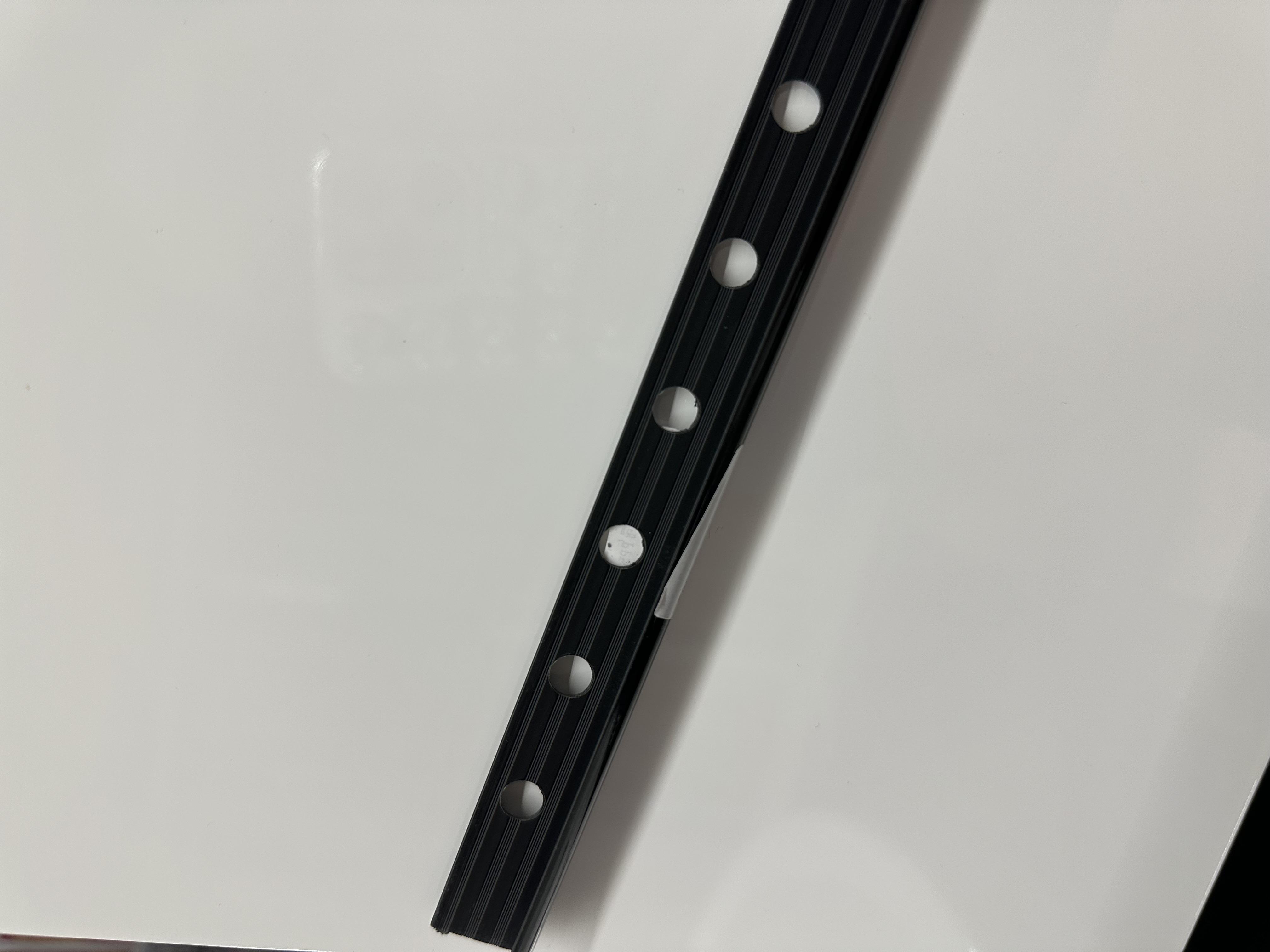 คิ้วกระเบื้องพีวีซี PPS LTF-802011 ขนาด 8 มิล สีดำ (100 เส้น/กล่อง) คิ้วกระเบื้องพีวีซี PPS LTF-802011 ขนาด 8 มิล สีดำ (100 เส้น/กล่อง) - ดำรงค์โฮมพลัส
