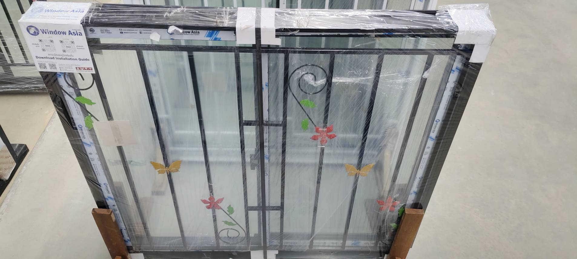 WINDOW ASIA หน้าต่างเลื่อนสลับ2ช่อง+มุ้ง+เหล็กดัด(ผีเสื้อใหม่) สีดำ 120*110 FA ECO